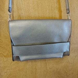 Summer & Rose Elegant Silver Crossbody Bag